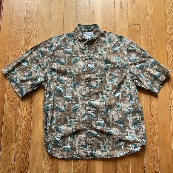 COLUMBIA SPORTSWEAR Men's Short Sleeve Button Down Graphic Fish Shirt Large - Picture 2 of 10